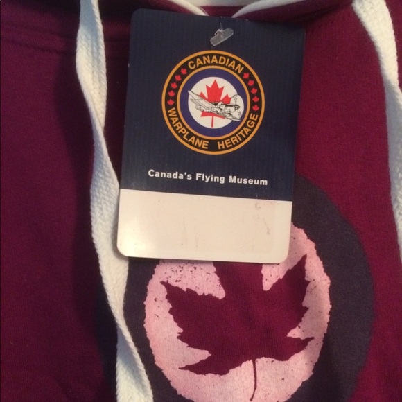 NWT Hoodie Plum Fuscia Maple Leaf' CAF - Picture 3 of 4
